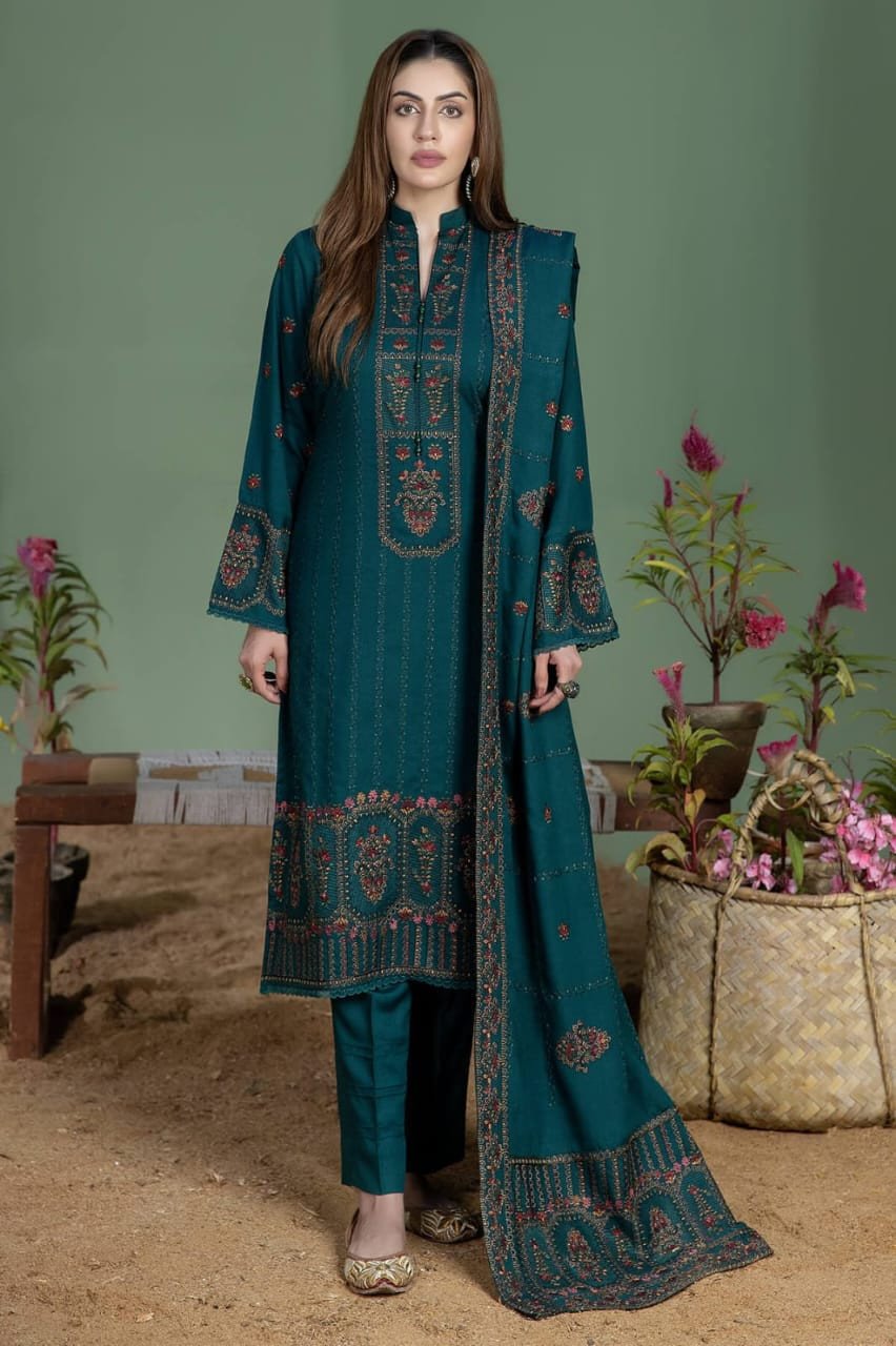 Noor e Fajar Premium Heavy Embroidered Dhanak 3 Piece Winter Collection 2025